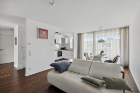 EXQUIS 2BR Luxus Apartment ROLF BENZ I Parken I Netflix I Stadtmitte I Familienfreundlich I Mercedes-Benz